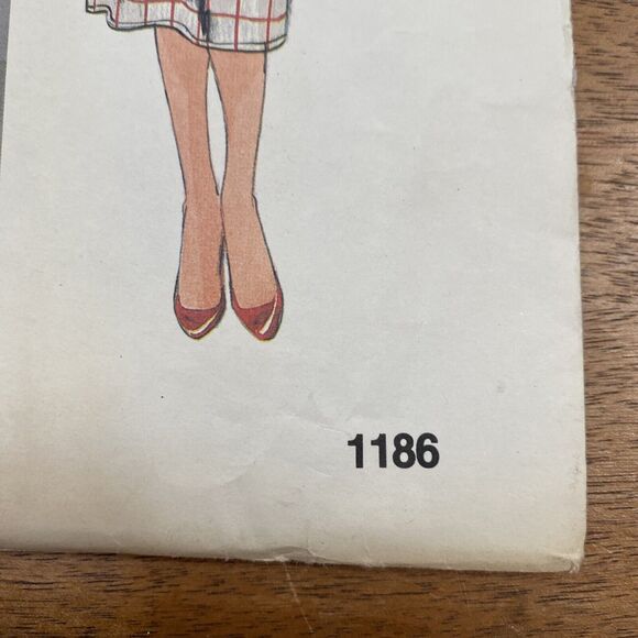 Vintage Vogue Sewing Pattern 1186 Oscar de la Renta Designer Top & Skirt Sz 10 - Picture 3 of 10